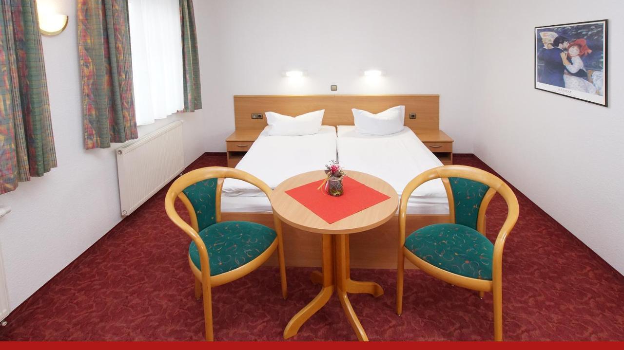 Hotel & Restaurant "Zur Linde" Spergau Εξωτερικό φωτογραφία