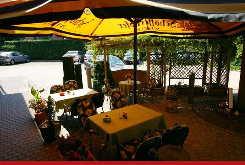 Hotel & Restaurant "Zur Linde" Spergau Εξωτερικό φωτογραφία