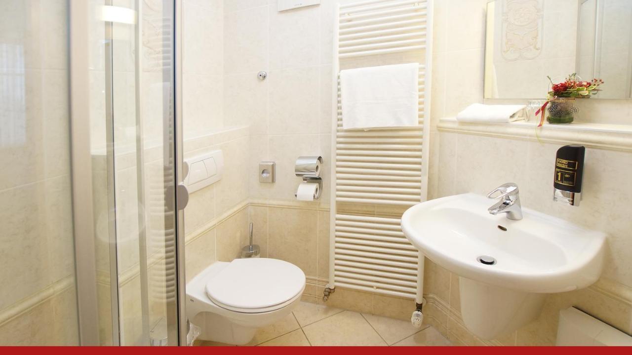 Hotel & Restaurant "Zur Linde" Spergau Εξωτερικό φωτογραφία